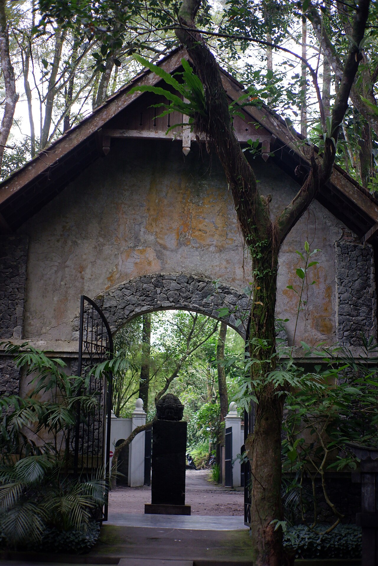 Pintu masuk Museum Ullen Sentalu